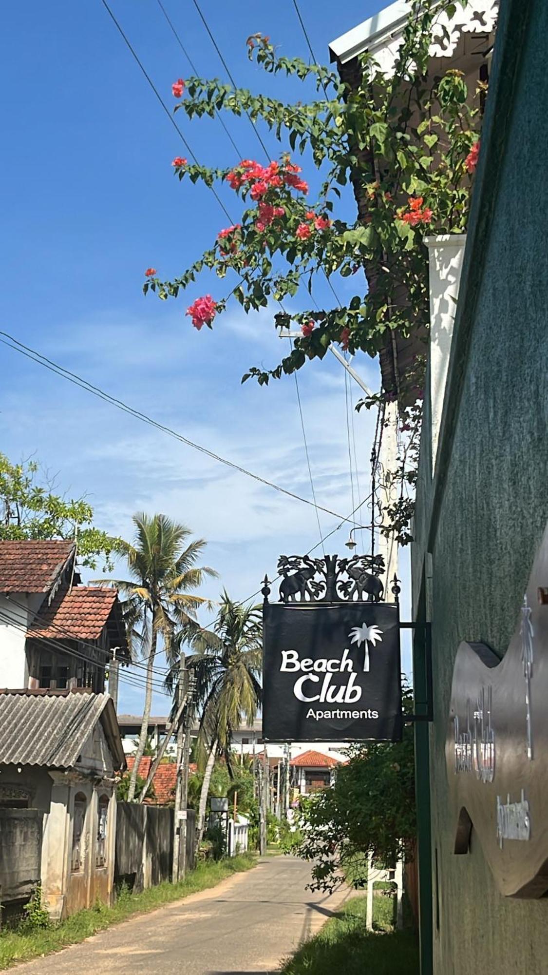Beach Club Apartments Induruwa Exteriör bild